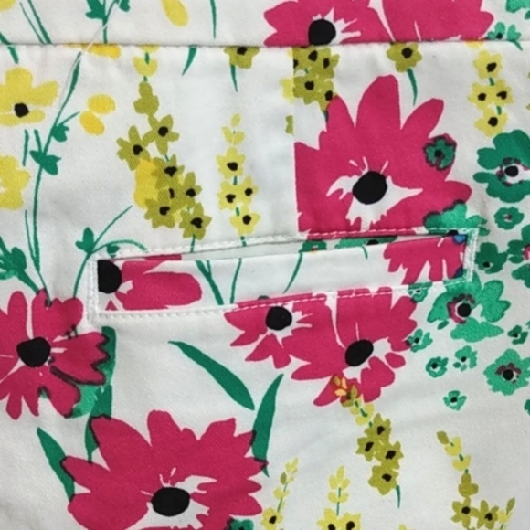 CROWN & IVY NWT SHELBY FLORAL SHORTS SIZE 4P - Picture 5 of 10